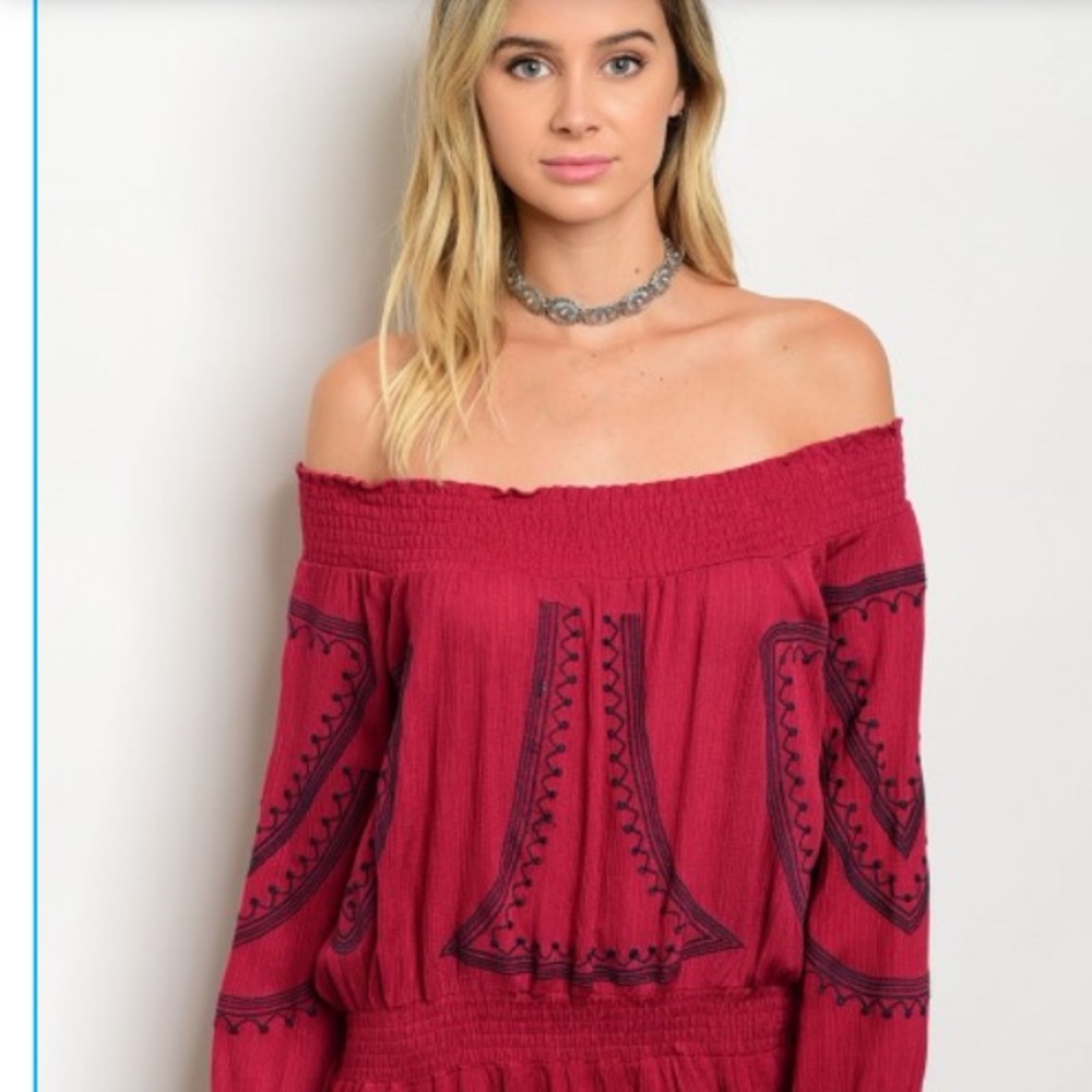 Wine and Navy Off/On Shoulder Top NWT - Picture 2 of 3